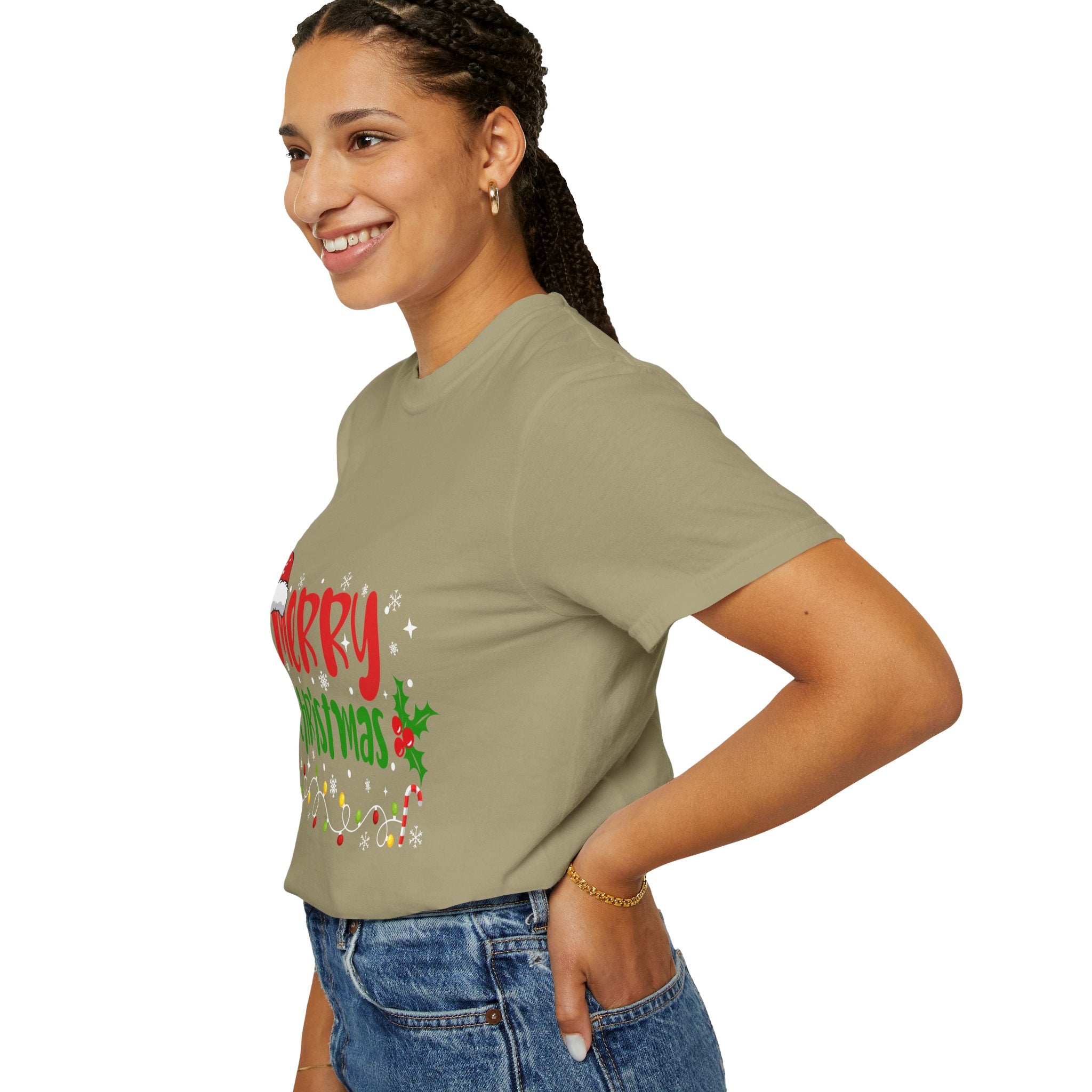 Merry Christmas Tee, Unisex Holiday Shirt, Festive Gift, Casual Christmas Apparel, Seasonal Wear, Perfect for Celebrations