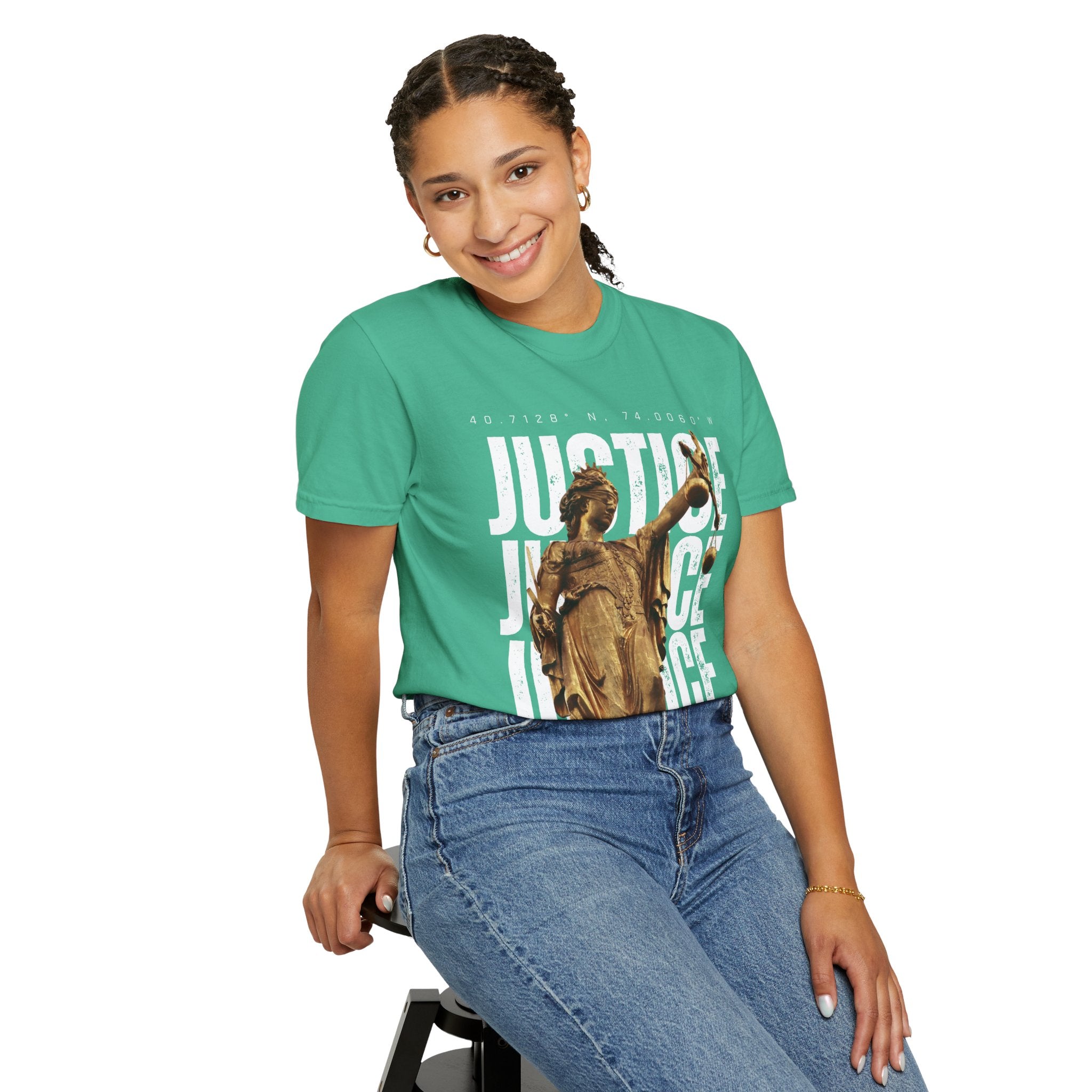 Justice Statue Unisex T-shirt, Casual Wear, Inspirational Gift, Equality Shirt, Art-Inspired Clothing, Birthday Gift, Statement Tees