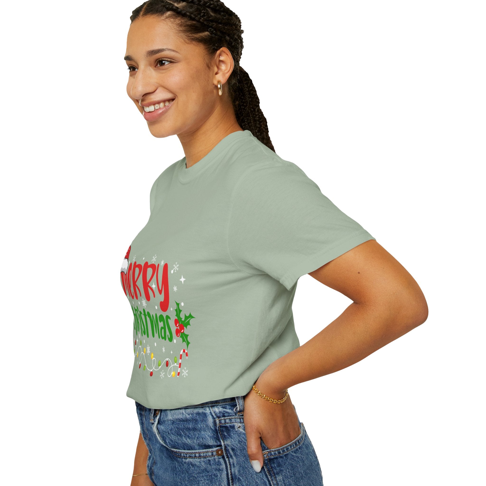 Merry Christmas Tee, Unisex Holiday Shirt, Festive Gift, Casual Christmas Apparel, Seasonal Wear, Perfect for Celebrations